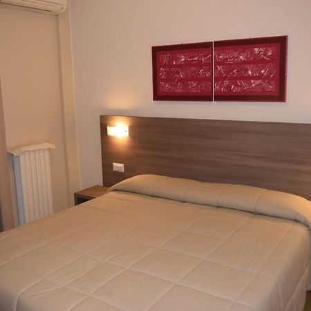 بسكييرا ديل غاردا Hotel Pilotto المظهر الخارجي الصورة