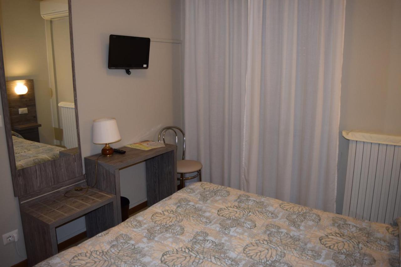 بسكييرا ديل غاردا Hotel Pilotto المظهر الخارجي الصورة